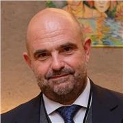 Avvocato offre lezioni di diritto civile